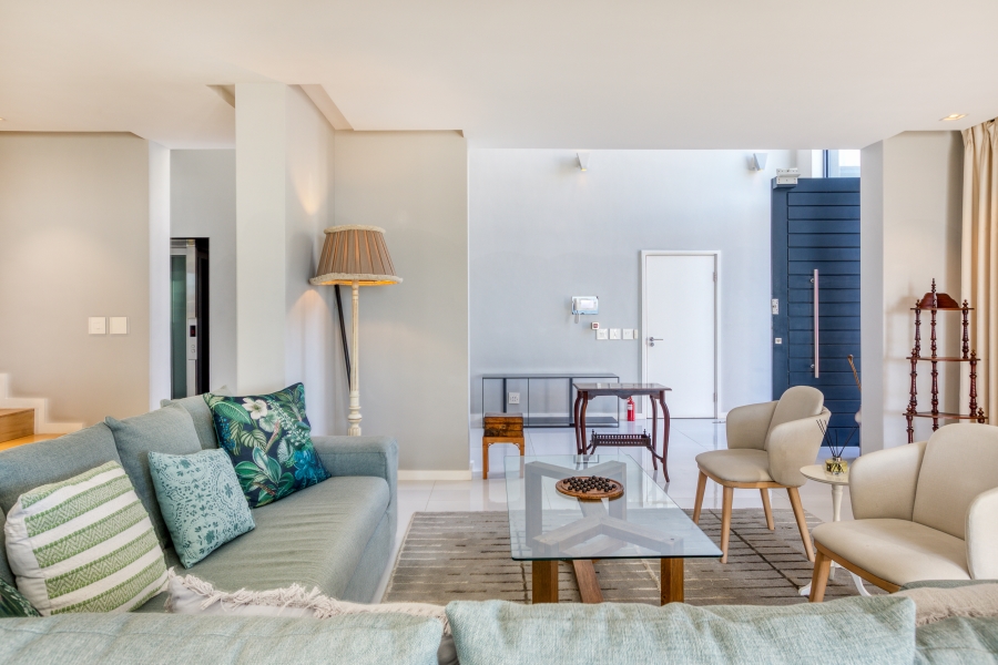 6 Bedroom Property for Sale in Fresnaye Western Cape